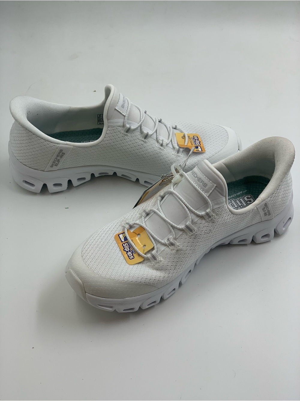 Skechers "Pursuit" hand free slip ins woman Sneakers NWT Sz 6